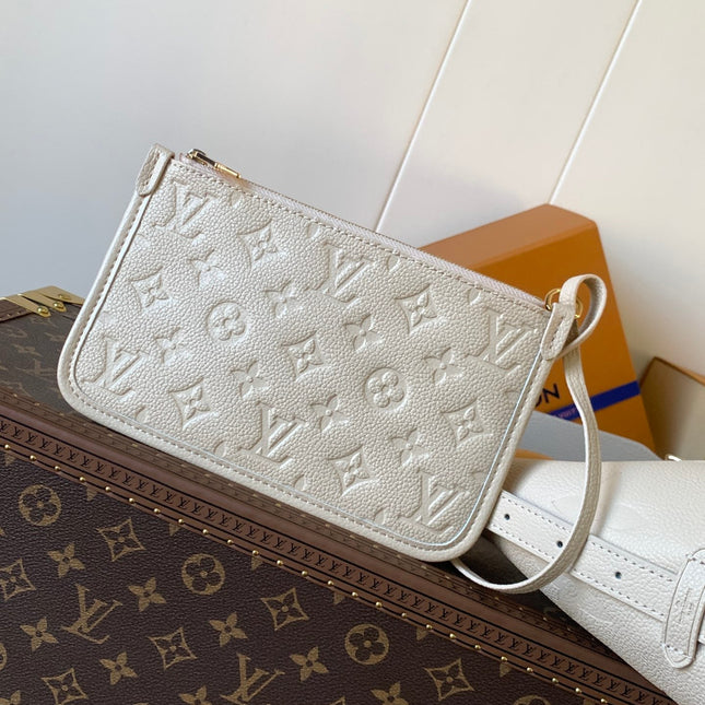CARRYALL BAG 30 IN WHITE MONOGRAM CALFSKIN GOLD HARDWARE