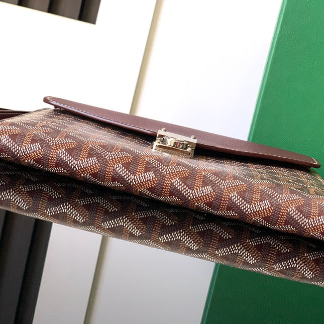 CHYPRE WALLET-POUCH 21 IN WINE RED GOYARDINE CANVAS AND CALFSKIN