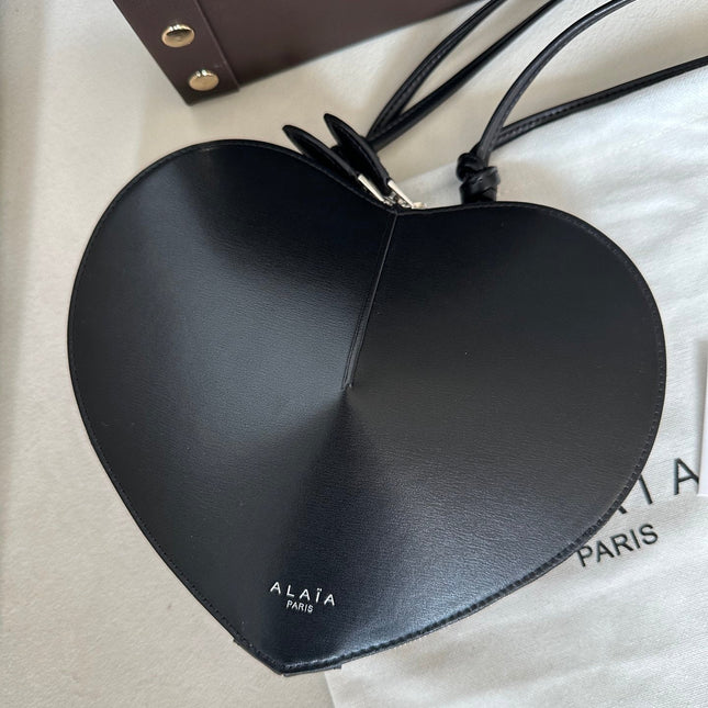 LE COEUR BAG 21 IN BLACK CALFSKIN