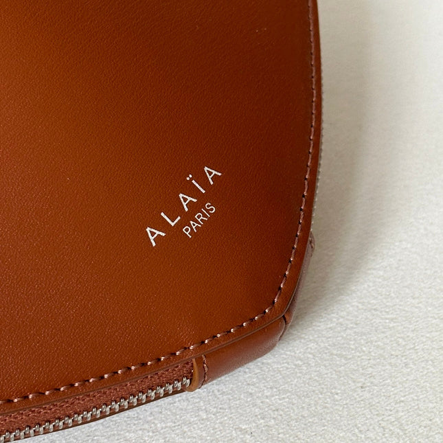 LE COEUR BAG 21 IN UMBER BROWN CALFSKIN
