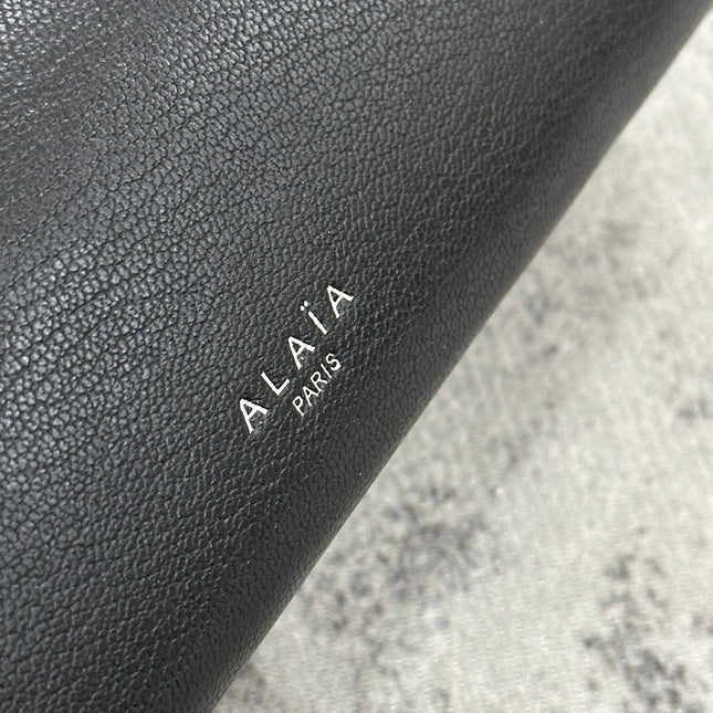 LE TECKEL SMALL BAG 27 IN BLACK GOATSKIN