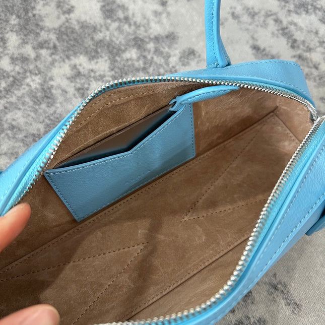LE TECKEL SMALL BAG 27 IN SKY BLUE GOATSKIN
