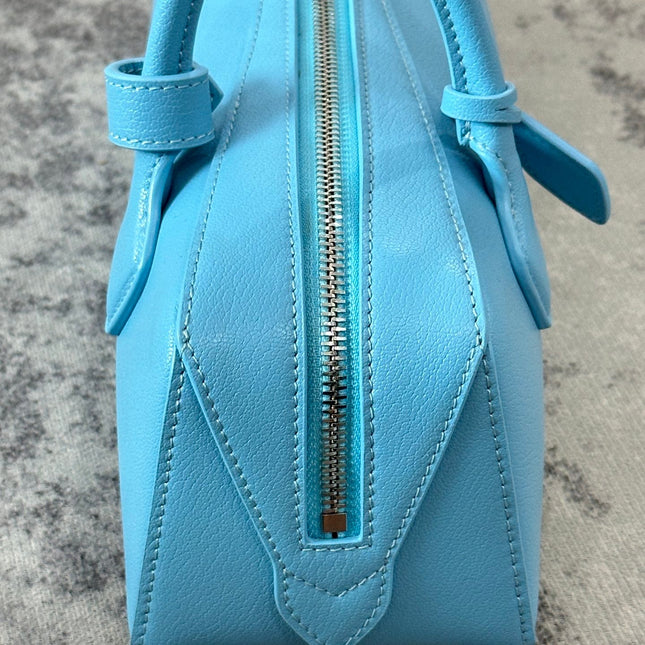 LE TECKEL MEDIUM BAG 32 IN SKY BLUE GOATSKIN