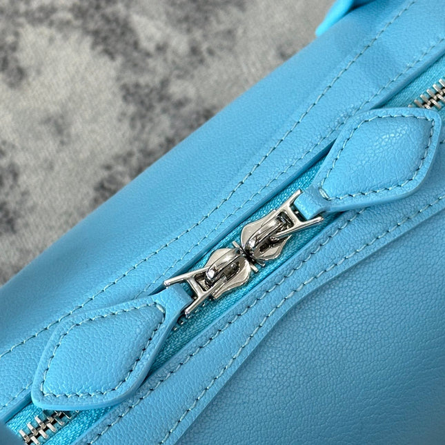 LE TECKEL MEDIUM BAG 32 IN SKY BLUE GOATSKIN