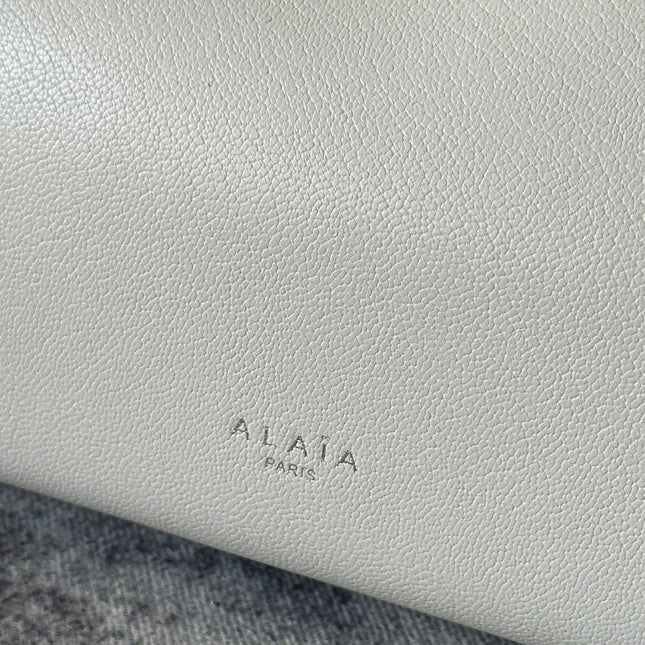 LE TECKEL MEDIUM BAG 32 IN WHITE GOATSKIN