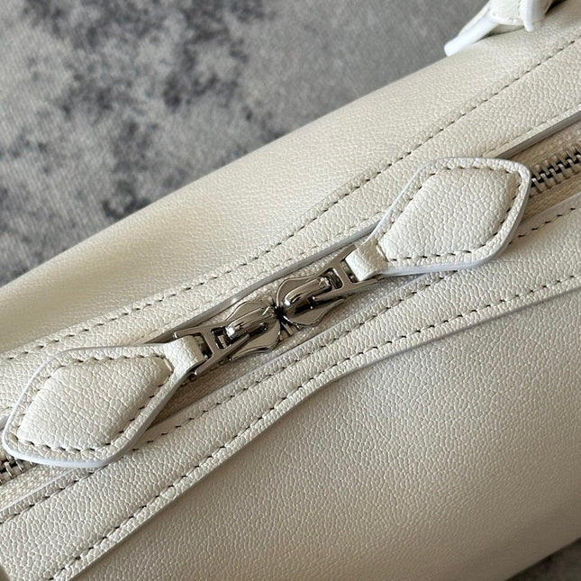 LE TECKEL MEDIUM BAG 32 IN WHITE GOATSKIN