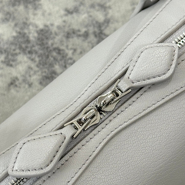 LE TECKEL SMALL BAG 27 IN PLATINUM GOATSKIN