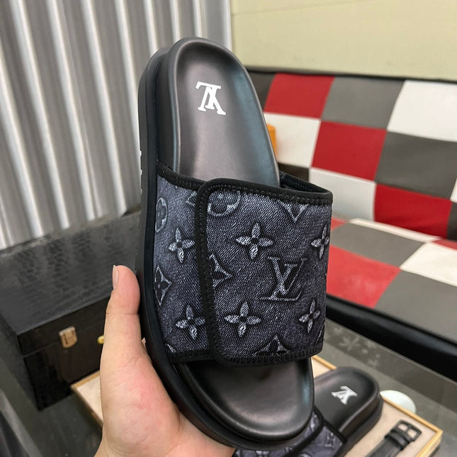 MIAMI MULE IN CHARCOAL GREY MONOGRAM JACQUARD