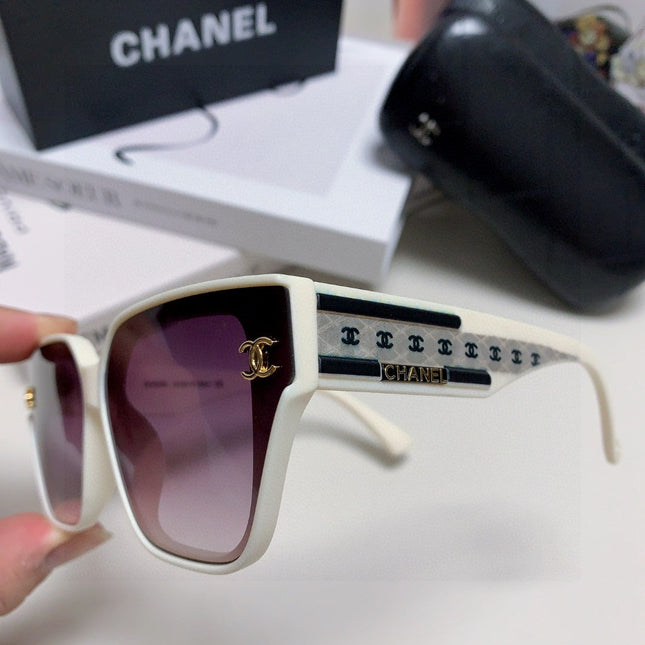SQUARE SUNGLASSES 632696 IN WHITE ACETATE