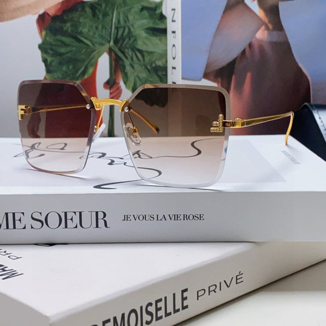 FIRST CRYSTAL SQUARE FRAME SUNGLASSES FE4082US IN METAL