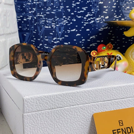 OVERSIZES FF DIAMONDS SQUARE SUNGLASSES 563315 IN ACETATE