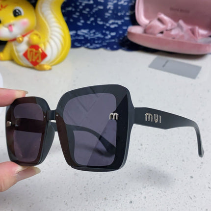 RUNWAY SQUARE SUNGLASSES 563199 IN ACETATE