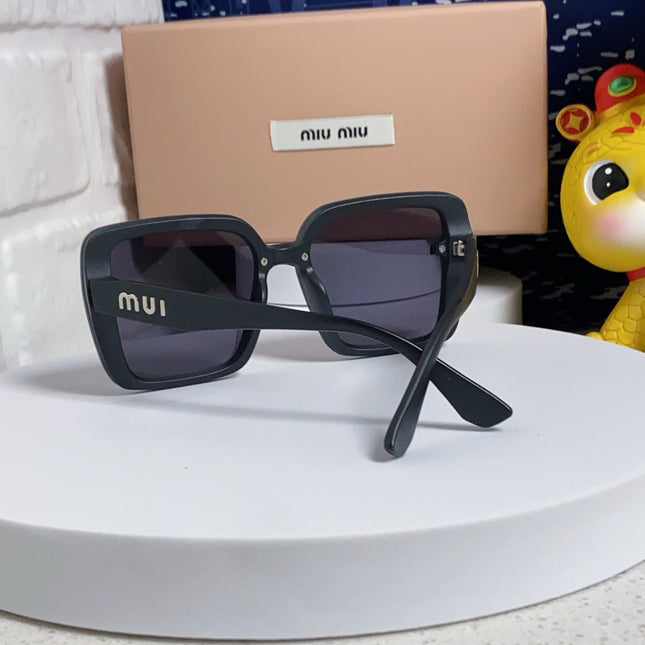 RUNWAY SQUARE SUNGLASSES 563199 IN ACETATE