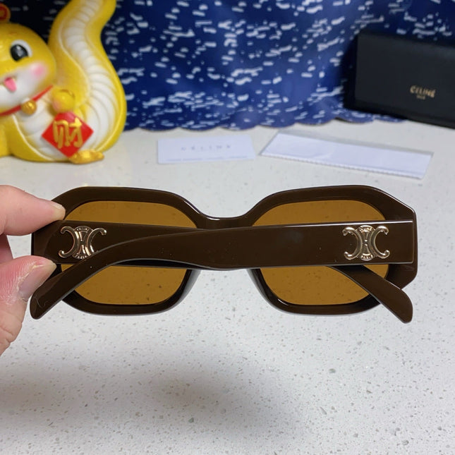 TRIOMPHE SQUARE SUNGLASS 566742 IN CAMEL ACETATE