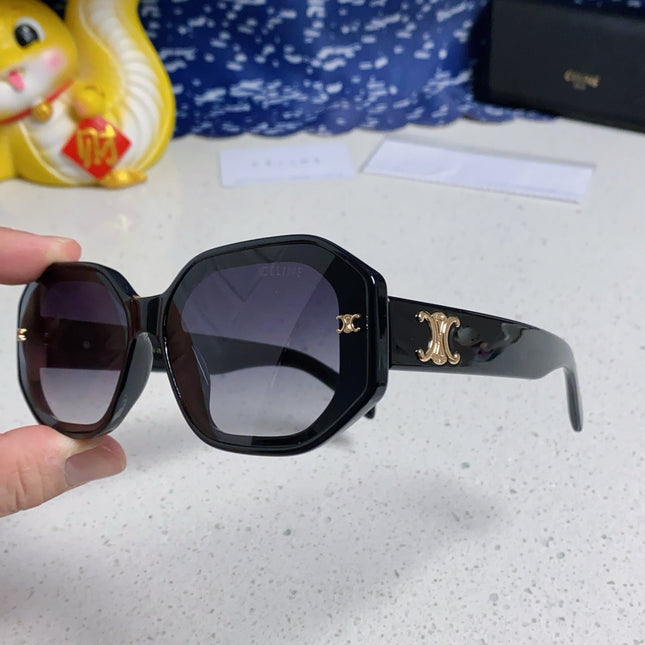 TRIOMPHE SQUARE SUNGLASS  566743 IN BLACK ACETATE GRADIENT SMOKE LENSES