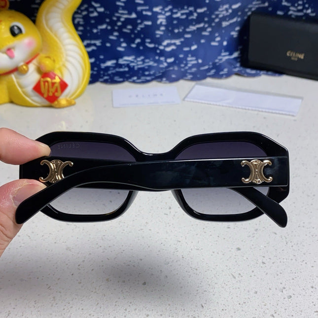 TRIOMPHE SQUARE SUNGLASS  566743 IN BLACK ACETATE GRADIENT SMOKE LENSES