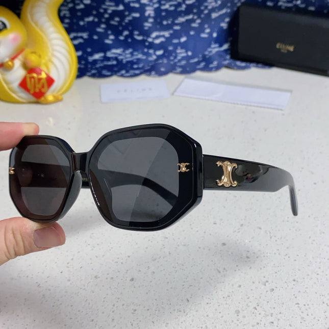 TRIOMPHE SQUARE SUNGLASS 566744 IN BLACK ACETATE