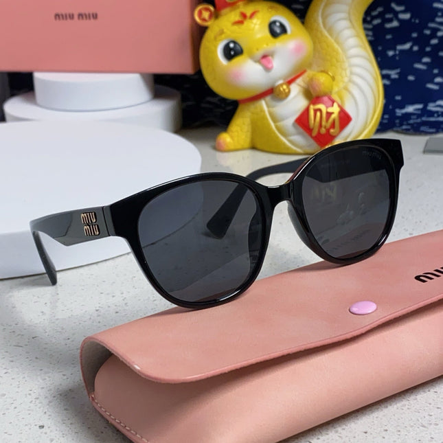 RUNWAY SUNGLASSES 567505 IN BLACK ACETATE BLACK LENSES