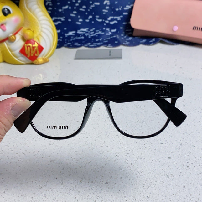 RUNWAY SUNGLASSES 567509 IN BLACK ACETATE BLACK LOGO