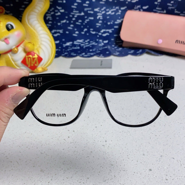 RUNWAY SUNGLASSES 567507 IN BLACK ACETATE SILVER LOGO