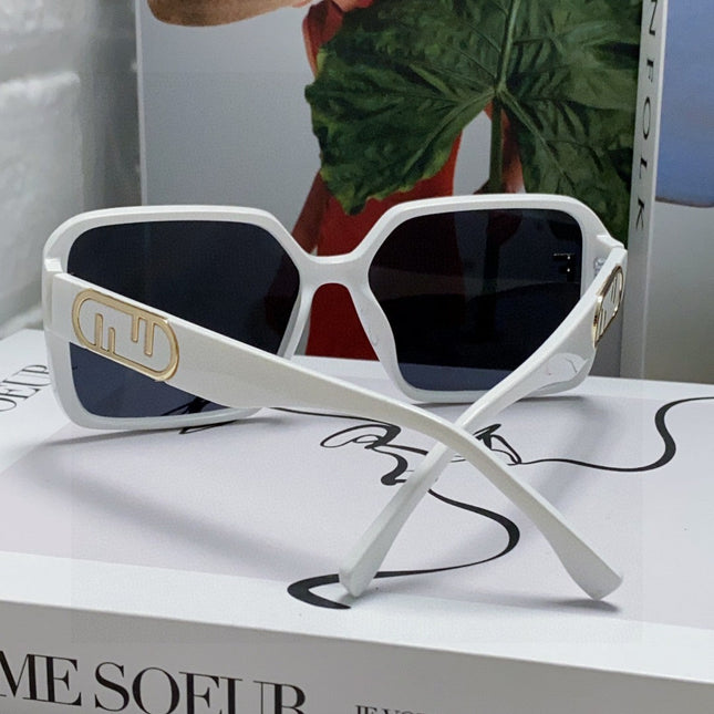 EMBOSSED LOGO FF DIAMONDS SQUARE FRAME SUNGLASSES 575798 IN ACETATE