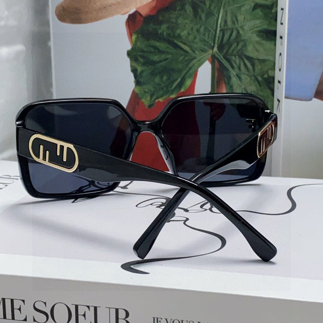 EMBOSSED LOGO FF DIAMONDS SQUARE FRAME SUNGLASSES 575798 IN ACETATE