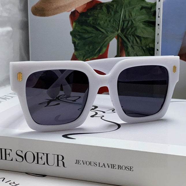 FEN FIRST CHUNKY SQUARE FRAME SUNGLASSES 542081 IN ACETATE