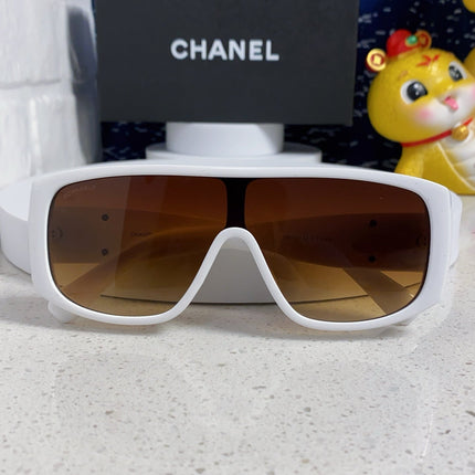 SQUARE SUNGLASSES CH5495 IN WHITE ACETATE BROWN LENSES
