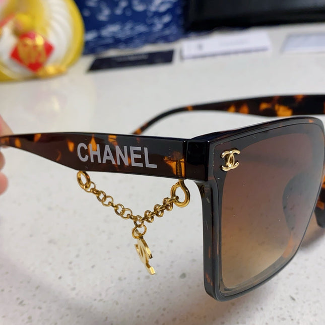 SQUARE SUNGLASSES 641809 IN HAVANA ACETATE GOLD CHAIN
