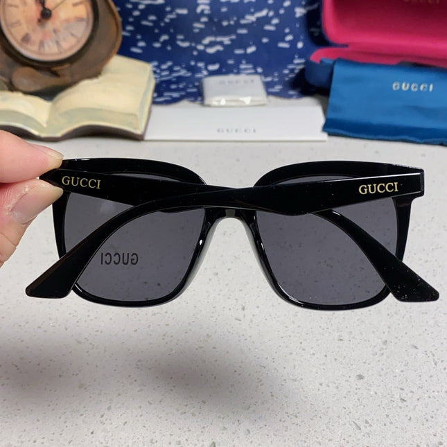 SQUARE FRAME SUNGLASSES 575854 IN BLACK ACETATE