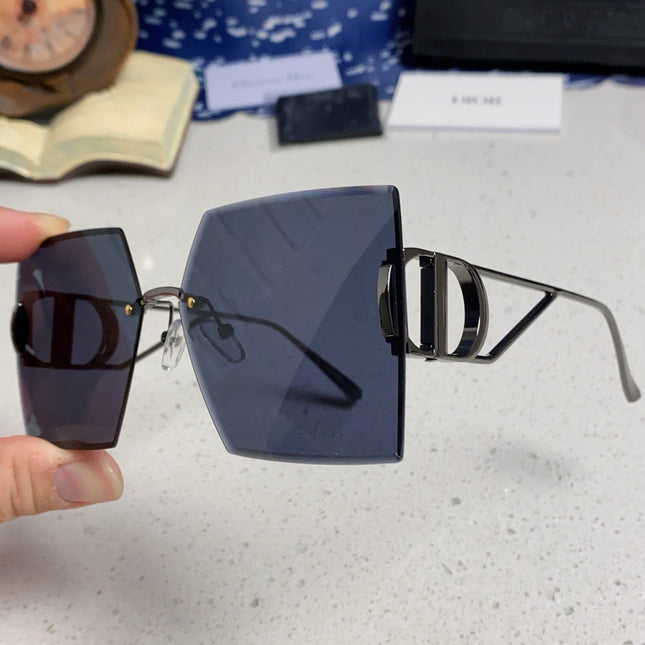 30MONTAIGNE S7U SUNGLASS 578111 IN BLACK METAL GREY LENSES