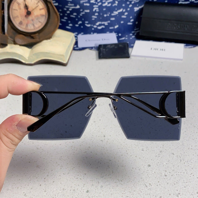 30MONTAIGNE S7U SUNGLASS 578111 IN BLACK METAL GREY LENSES