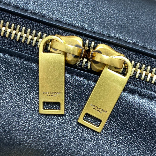 SMALL TRAVEL BAG 31 IN BLACK QUILTED LAMBSKIN GOLD HARDWARE