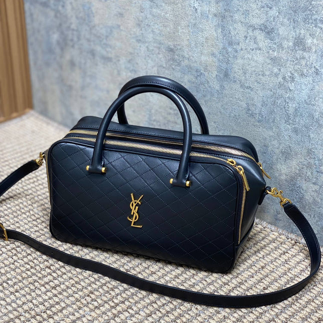 SMALL TRAVEL BAG 31 IN BLACK QUILTED LAMBSKIN GOLD HARDWARE