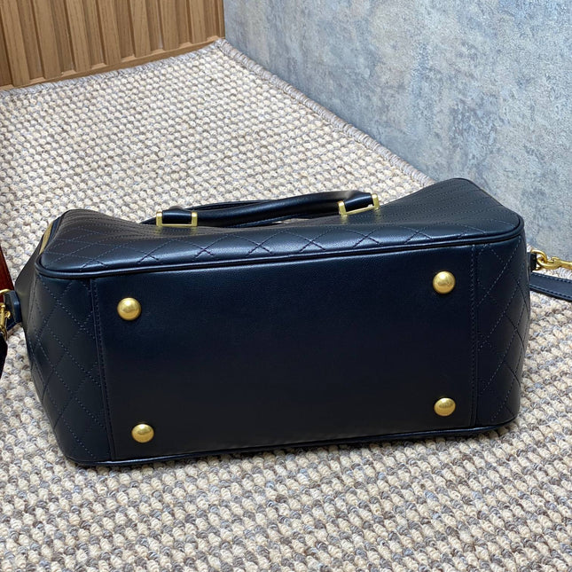SMALL TRAVEL BAG 31 IN BLACK QUILTED LAMBSKIN GOLD HARDWARE
