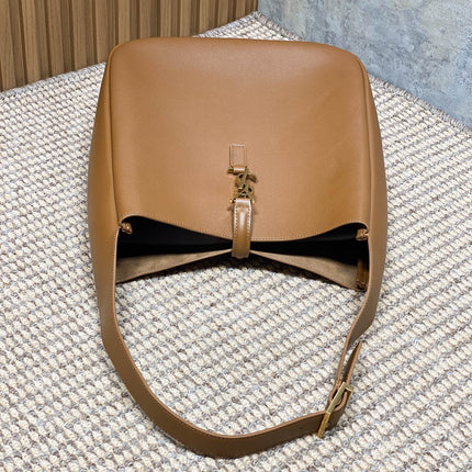 LE 5 À 7 LARGE SUPPLE BAG 31 IN TORTILLA BROWN CALFSKIN