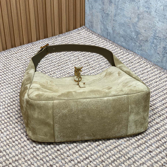 LE 5 À 7 SUPPLE BAG 31 IN KHAKI BROWN SUEDE