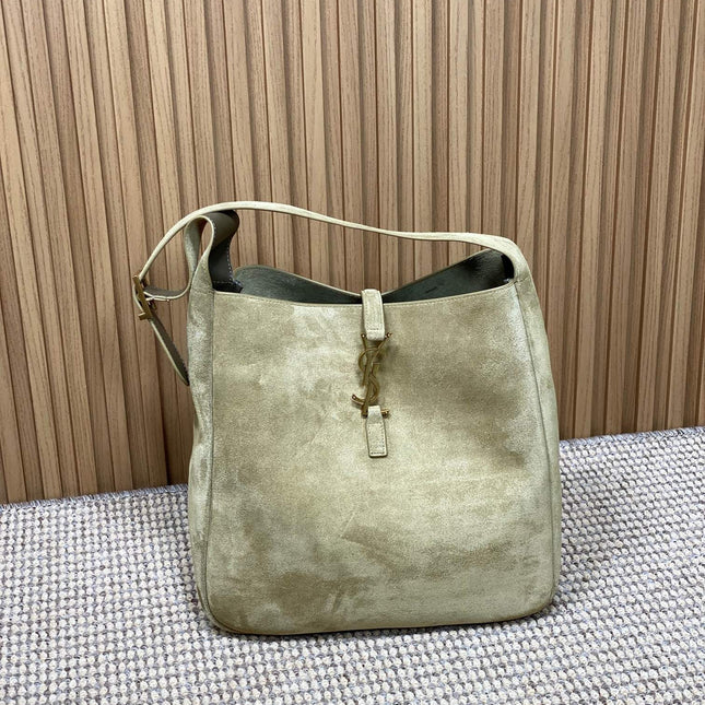 LE 5 À 7 SUPPLE BAG 31 IN KHAKI BROWN SUEDE