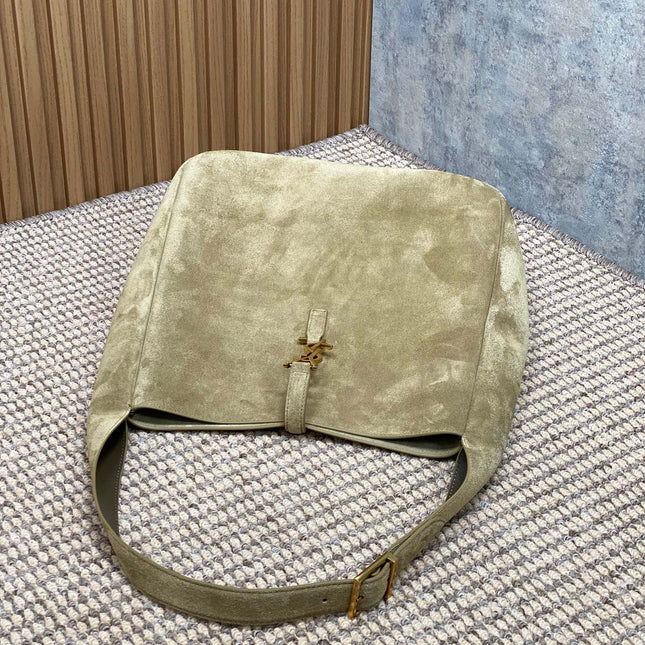 LE 5 À 7 SUPPLE BAG 31 IN KHAKI BROWN SUEDE