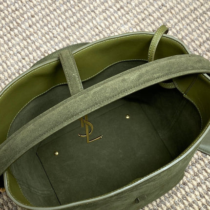 LE 37 SMALL BUCKET BAG 25 IN HUNTER GREEN SUEDE GOLD HARDWARE