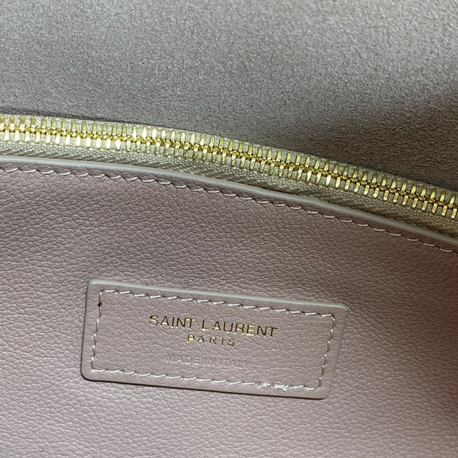 LE 5 À 7 SMALL SUPPLE 22 IN BABBY PINK CALFSKIN GOLD BUCKLE