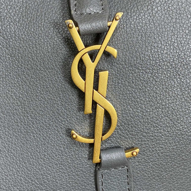 LE 5 À 7 SMALL SUPPLE 22 IN NEPAL BLUE CALFSKIN GOLD BUCKLE