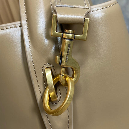 LE 37 MEDIUM BUCKET BAG 25 IN CEDAR BROWN CALFSKIN GOLD HARDWARE