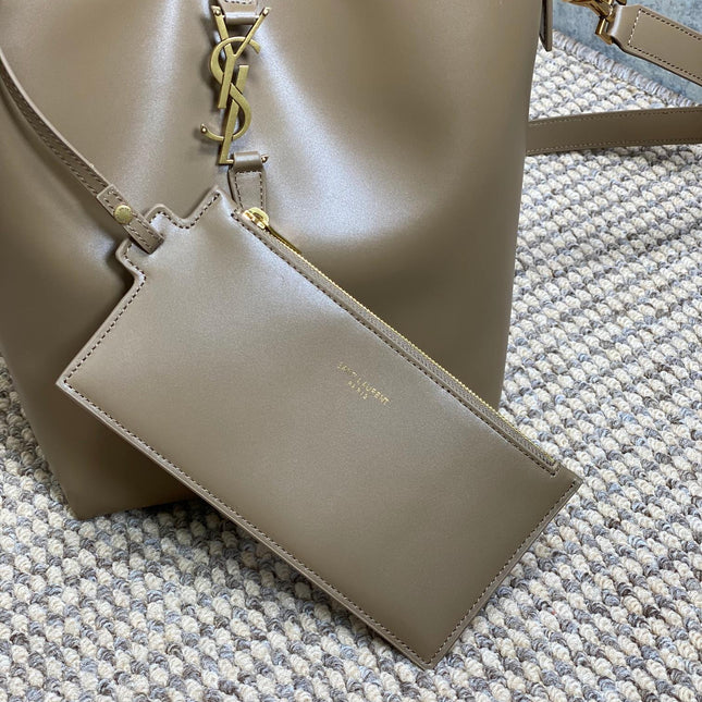 LE 37 MEDIUM BUCKET BAG 25 IN CEDAR BROWN CALFSKIN GOLD HARDWARE