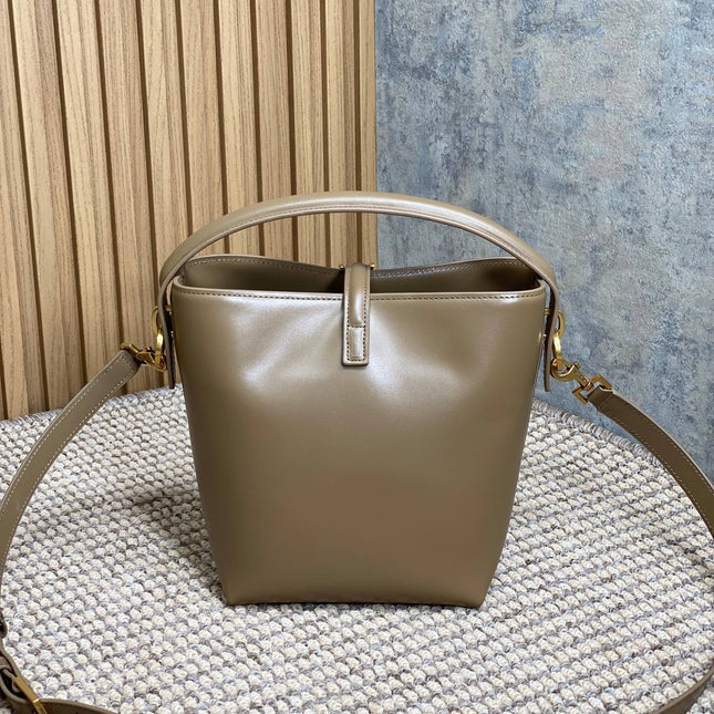 LE 37 SMALL BUCKET BAG 20 IN CEDAR BROWN CALFSKIN GOLD HARDWARE