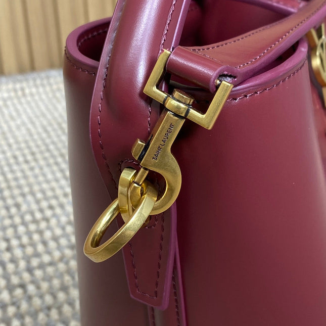 LE 37 SMALL BUCKET BAG 20 IN BURGUNDY RED CALFSKIN GOLD HARDWARE