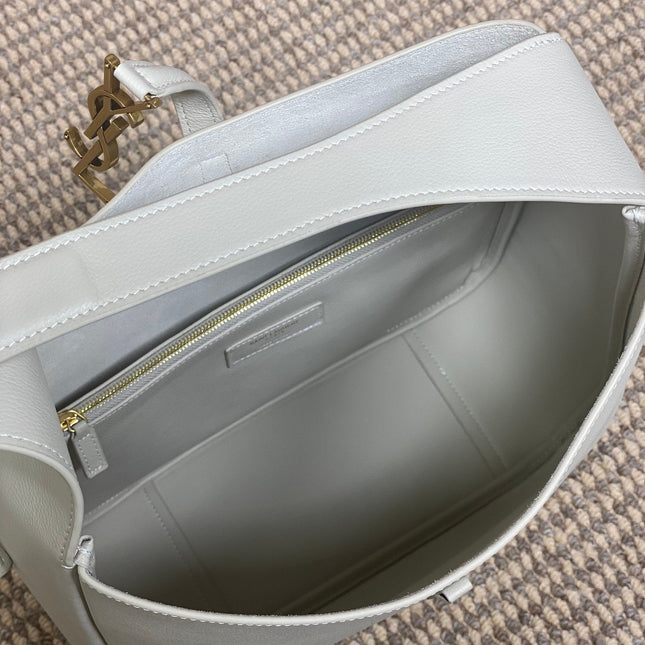 LE 5 À 7 LARGE SUPPLE BAG 31 IN WHITE CALFSKIN