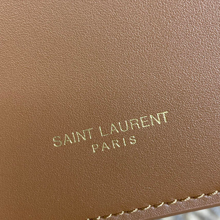 FLAT SHOULDER BAG 23 IN TAWNY BROWN CALFSKIN GOLD CHAIN
