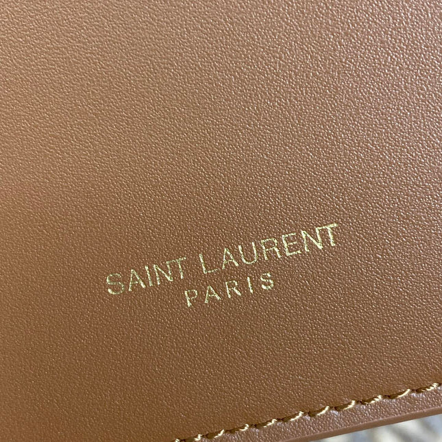 FLAT SHOULDER BAG 23 IN TAWNY BROWN CALFSKIN GOLD CHAIN