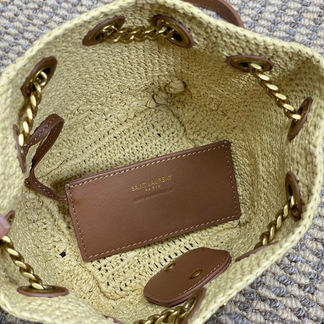 DRAWSTRING BUCKET BAG 19 IN BEIGE WOVEN RAFFIA AND CALFSKIN